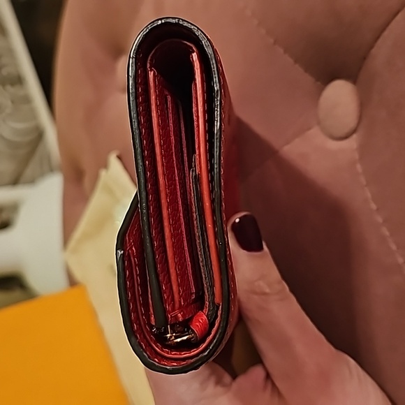 Authentic Louis Vuitton Victorine Empreinte Trifold Leather Wallet - Picture 8 of 16